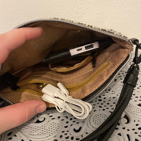 Sakroots Black and White Wallet with Battery Bank  Built In New - Picture 6 of 11